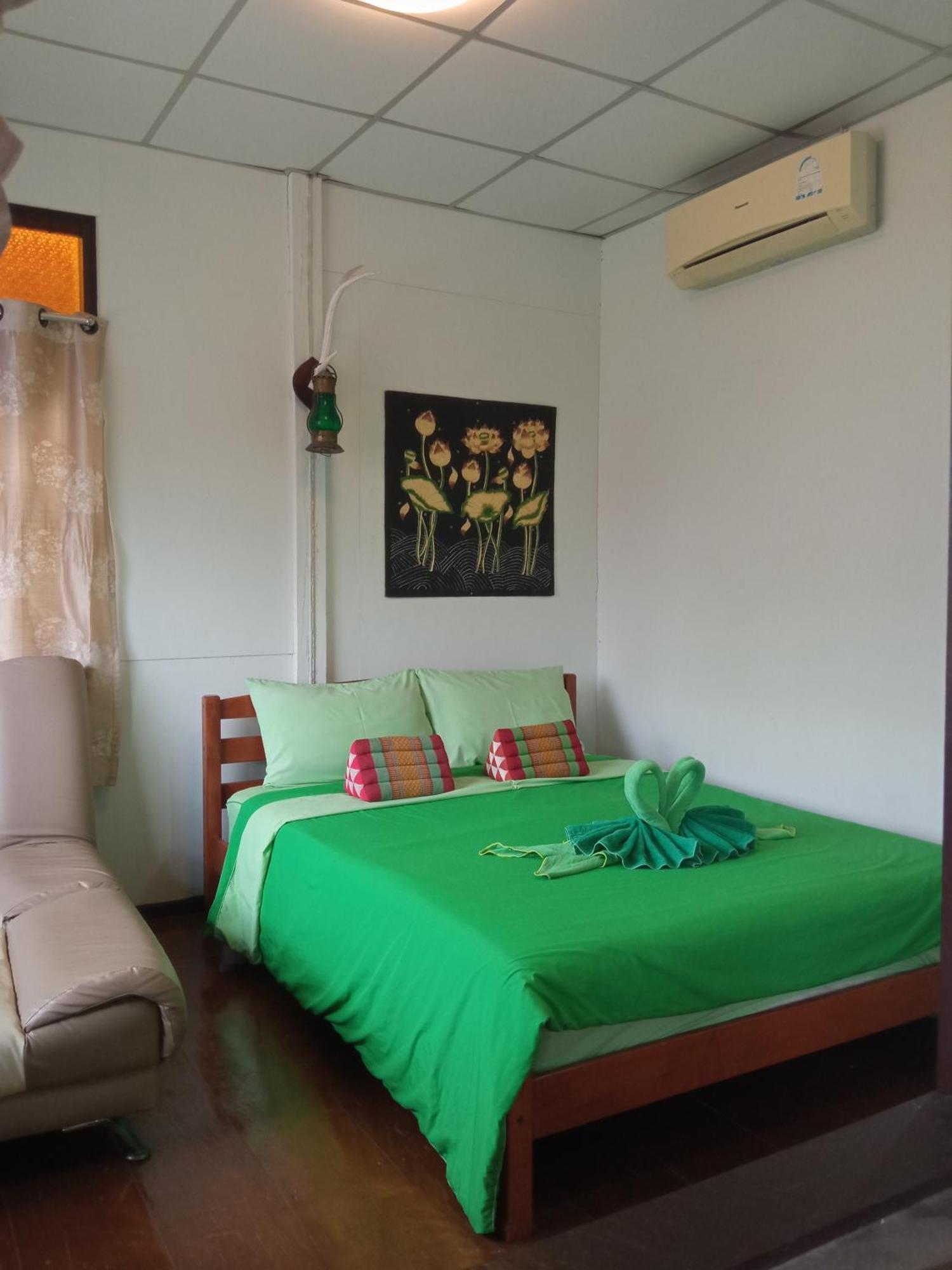 Baan Ing Suan Hotel Amphawa Phòng bức ảnh